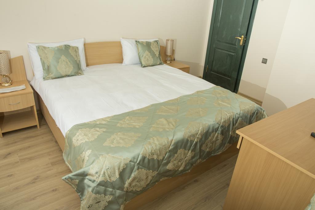 City Walls Hotel Baku Ngoại thất bức ảnh